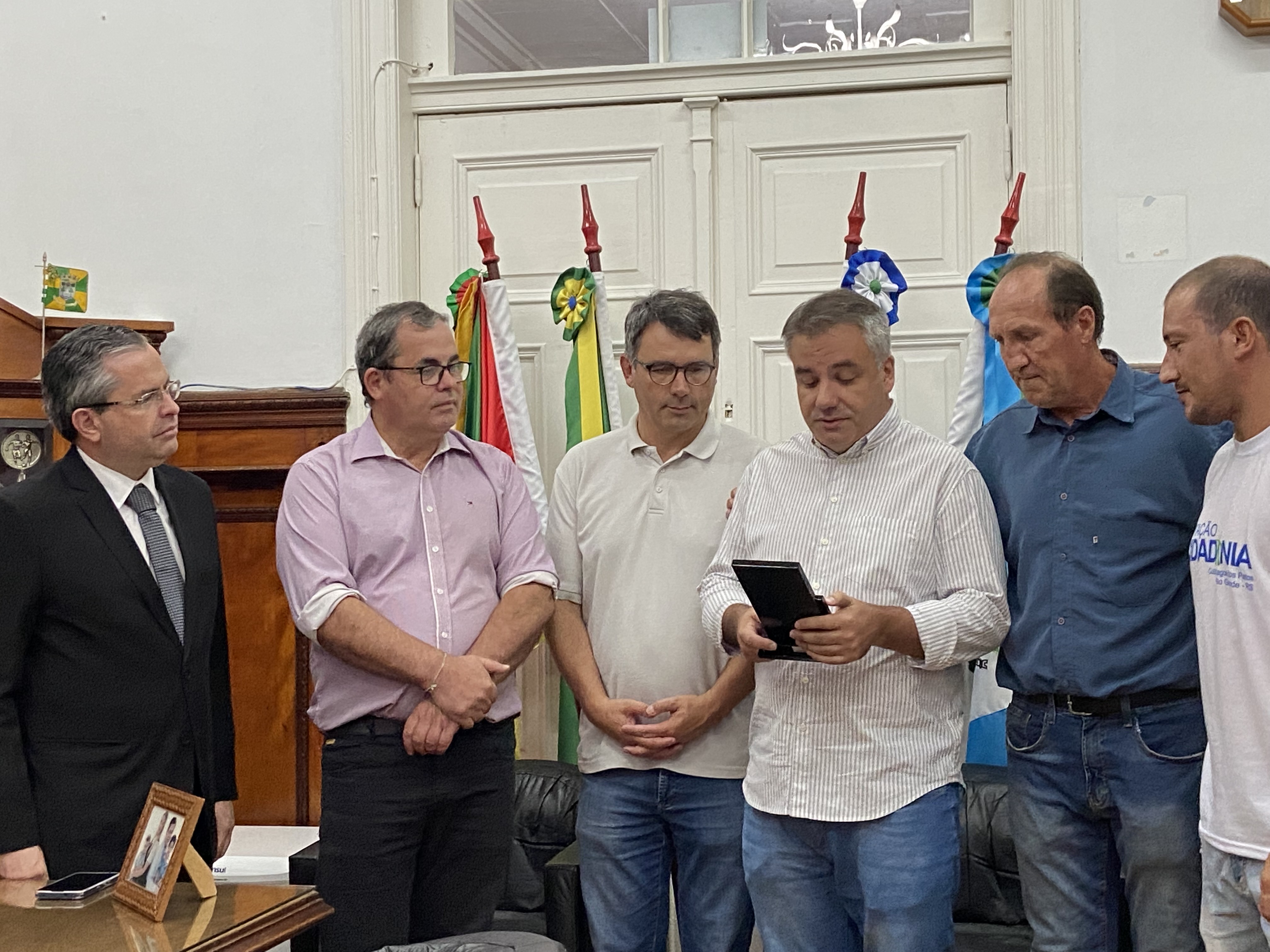 Câmara Municipal do Rio Grande concede Voto de Louvor para jornalista Rafael Divério 