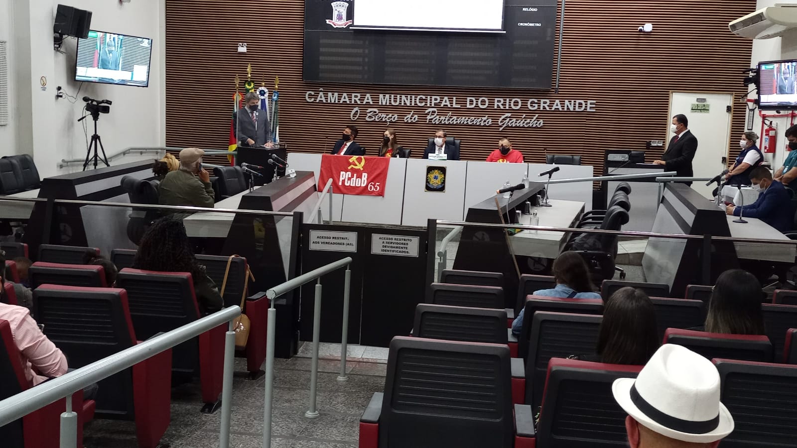 Câmara Municipal realiza Sessão Especial dos 100 anos do PCdoB