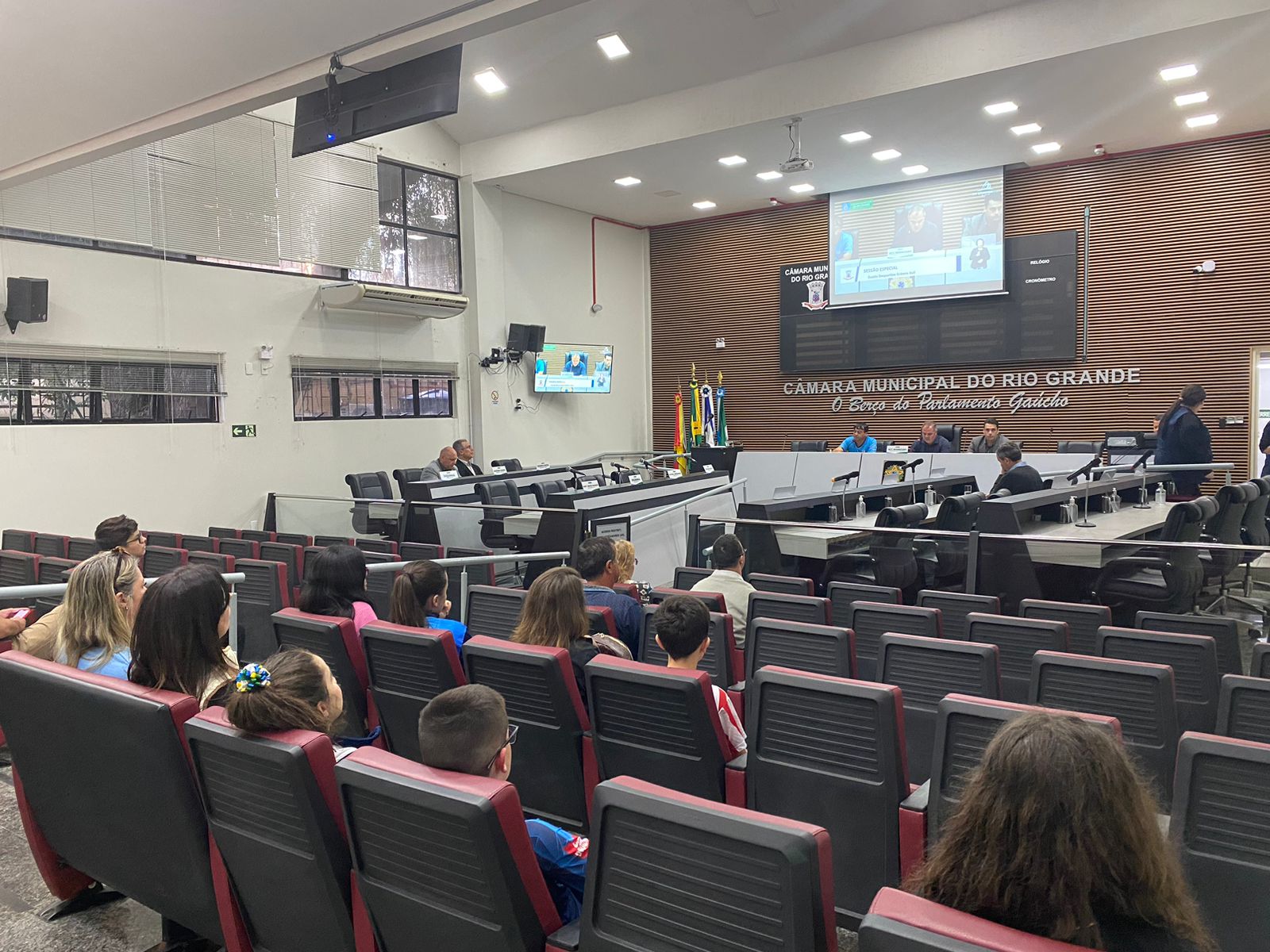 Câmara Municipal realiza Sessão Especial em homenagem a Escola Desportiva Grêmio Ball
