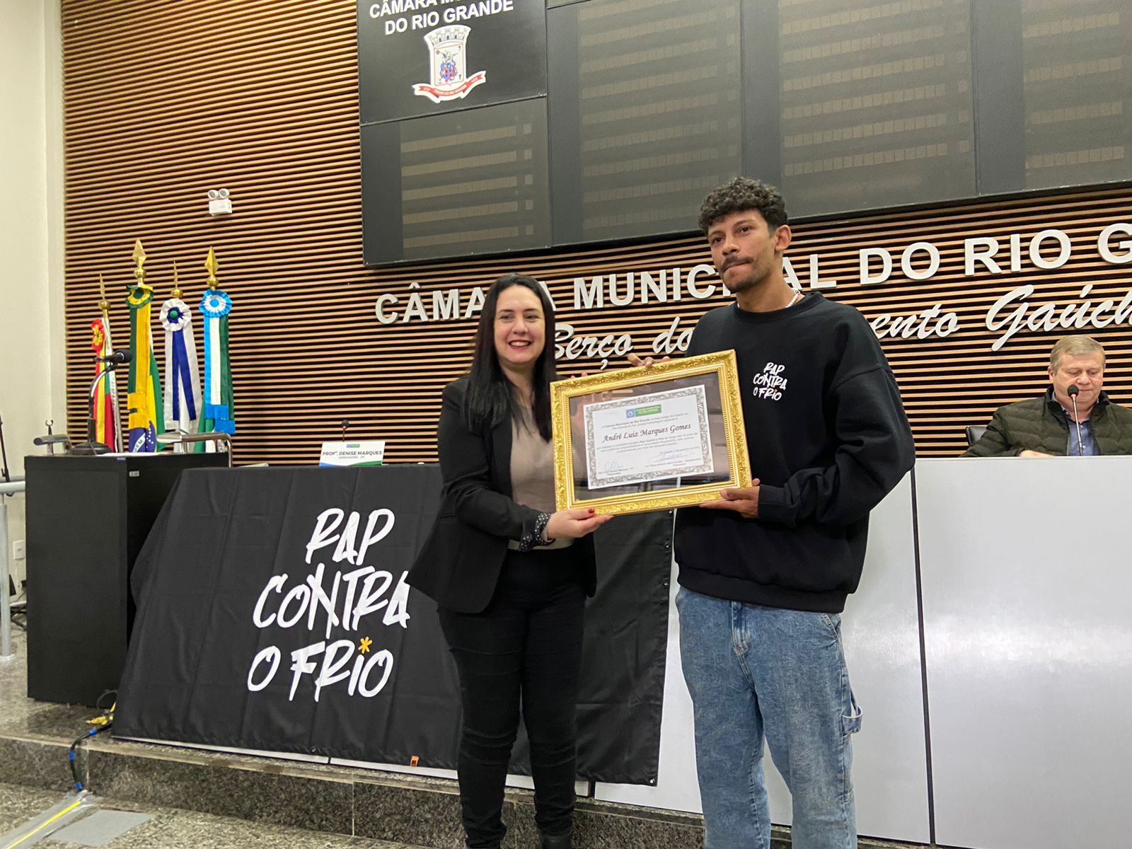 Câmara Municipal realiza Sessão Especial em homenagem aos 10 anos do projeto Rap Contra o Frio (RCOF)