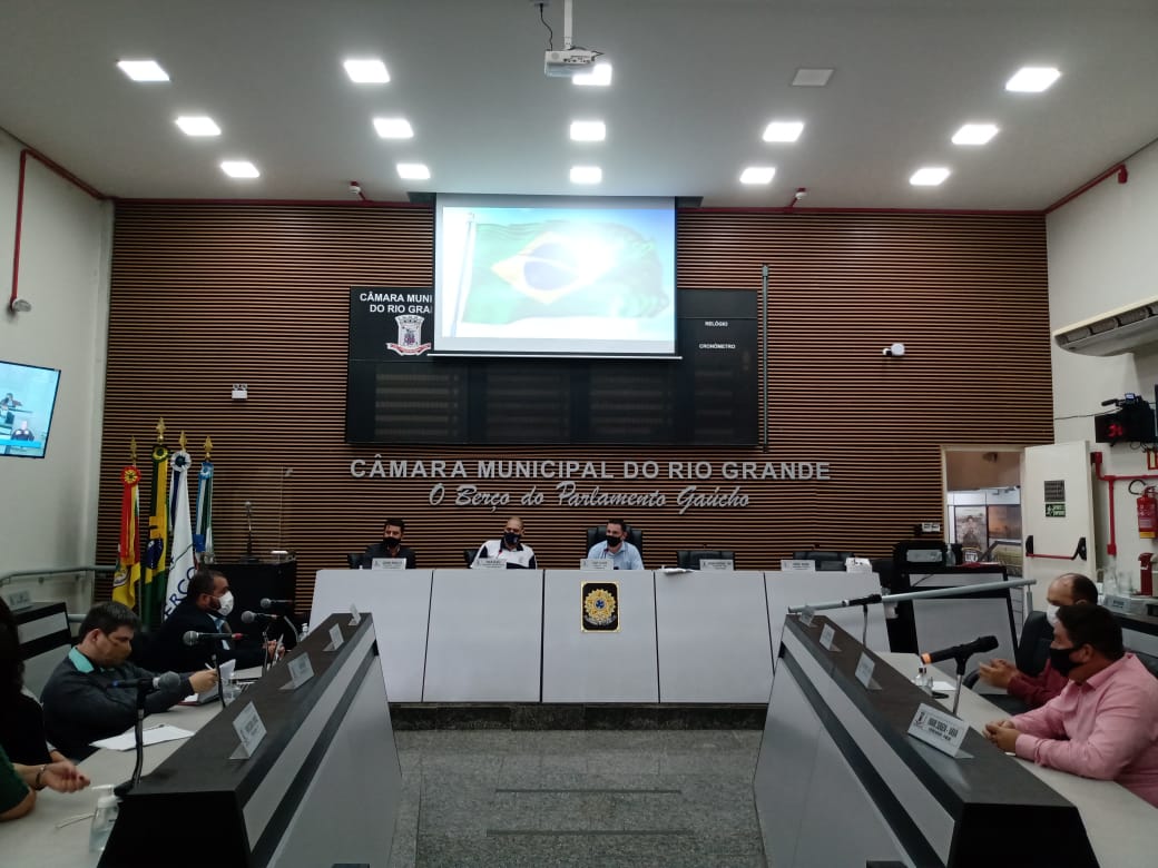Impasse sobre travessia entre Rio Grande e São José do Norte é debatido na Câmara de Vereadores