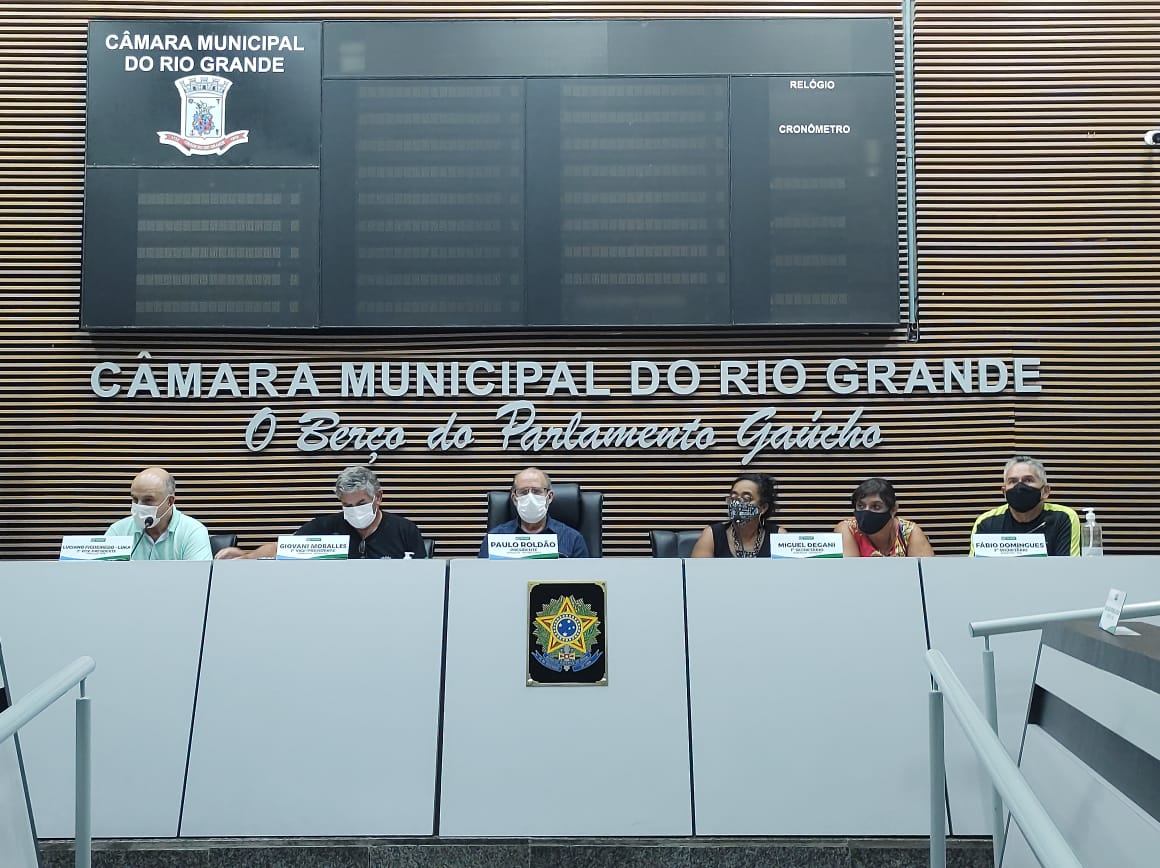 Secretário de Município da Educação presta esclarecimentos na Câmara Municipal