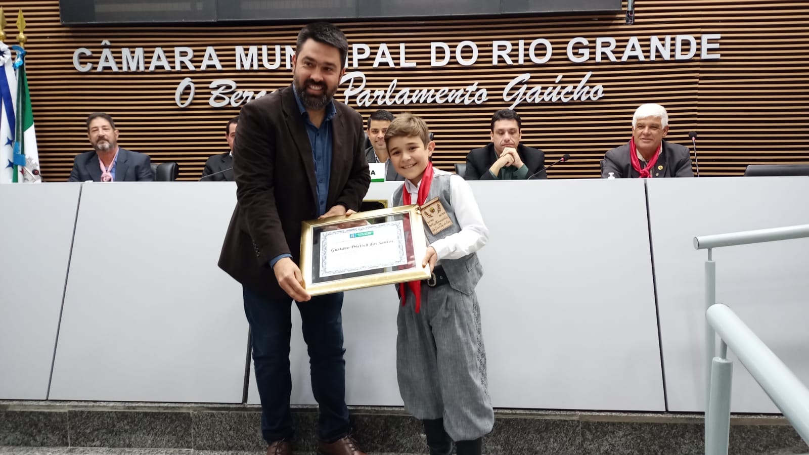 Sessão Especial em homenagem a Gustavo Prietsch dos Santos - Piá Farroupilha é realizada na Câmara Municipal