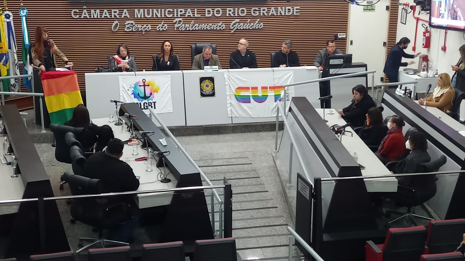 Sessão Especial em homenagem ao Dia do Orgulho LGBTPIA+ é realizada na Casa Legislativa