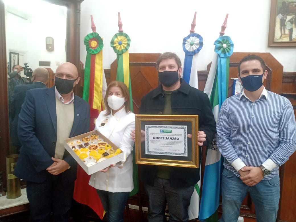 Tradicional Doceria do Balneário Cassino recebe homenagem na Presidência da Câmara