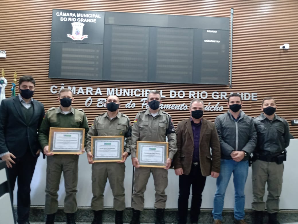 Vereador Sgt Rodrigues homenageia Policiais da Brigada Militar 