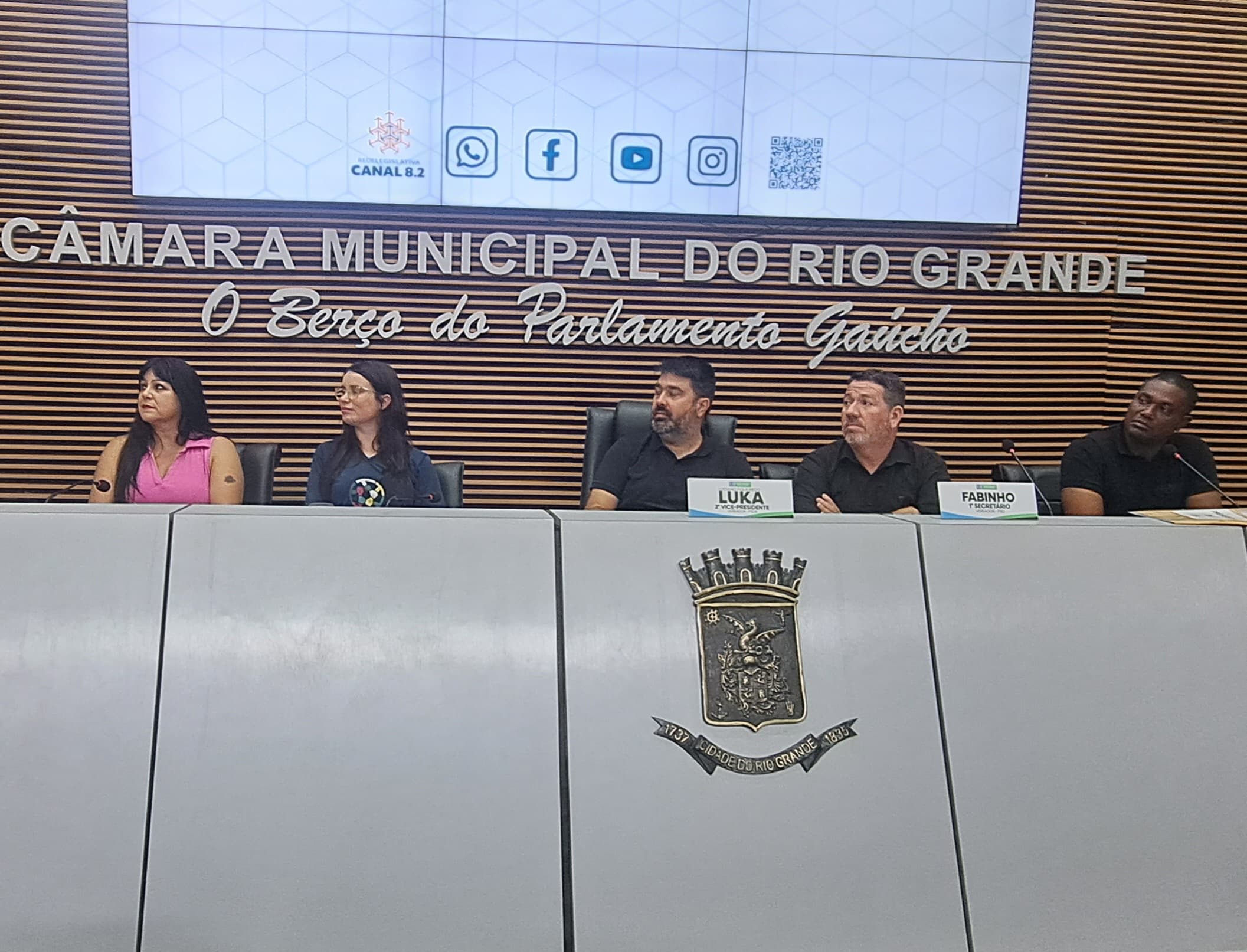 Vereadores recebem representantes para tratar da segurança no bairro Miguel de Castro Moreira